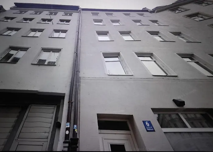 Tillmann Munich Hjaz